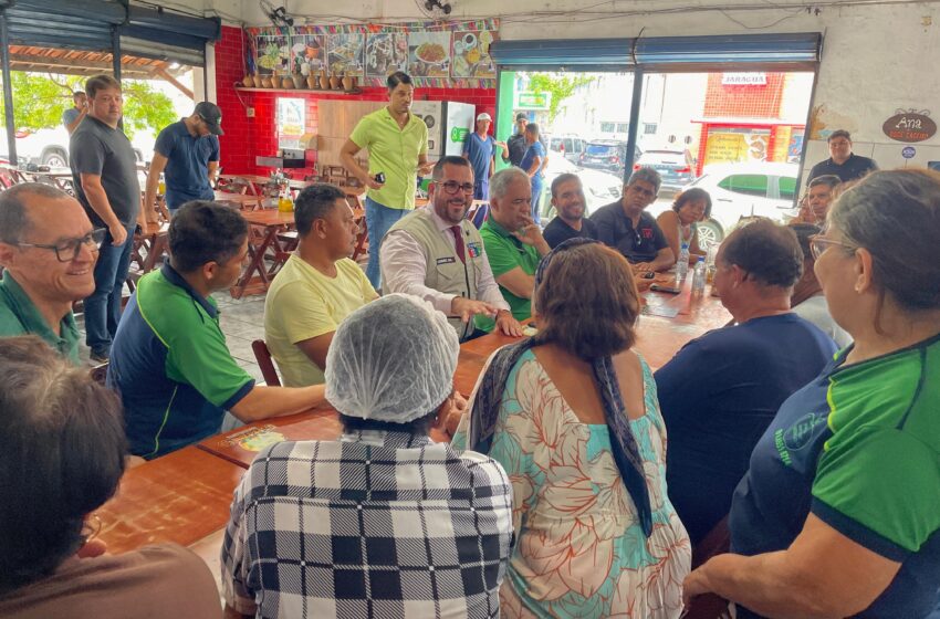 Em reunião com comerciantes, Leonardo Dias defende potencialização do Mercado do Jaraguá
