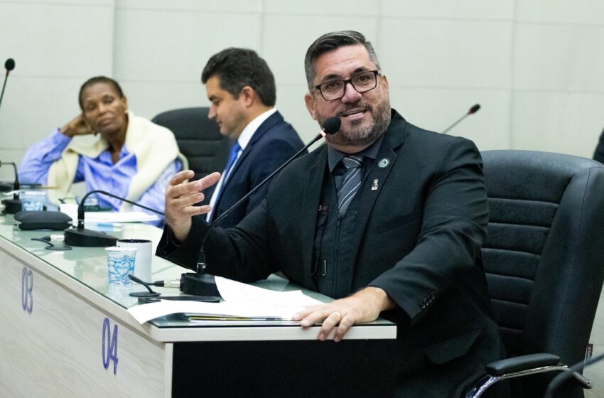 Leonardo Dias propõe emenda à LDO para garantir orçamento destinado à população em situação de rua em Maceió