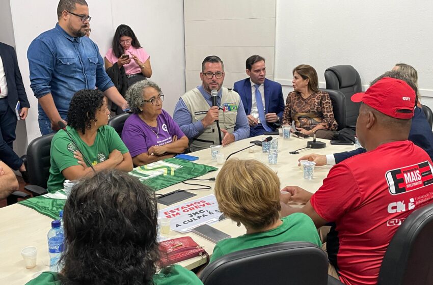 Leonardo Dias se coloca à disposição para mediar negociações e busca solução para greve da Educação