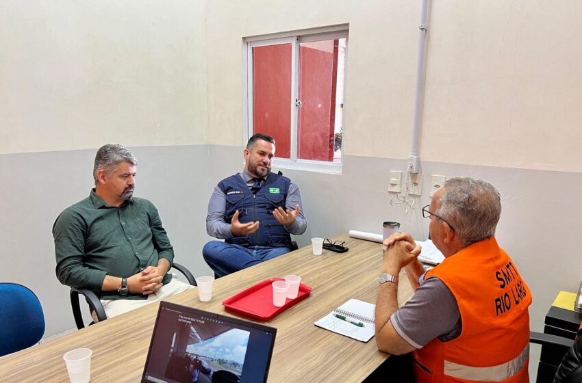 Em reunião com superintendente, Leonardo Dias intermedia melhores condições de trabalho para motoristas de aplicativo no Aeroporto Zumbi dos Palmares
