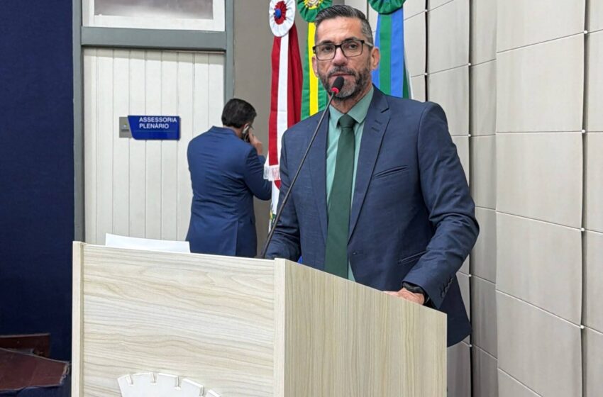 Em primeiro discurso após ser eleito, Leonardo Dias reforça mandato social e é elogiado em plenário