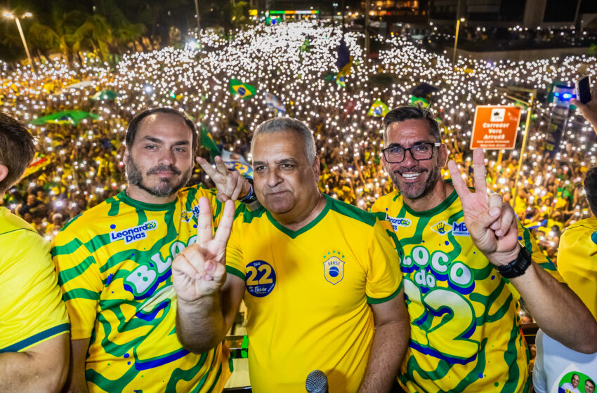 Com Alfredo Gaspar e Carlos Bolsonaro, Leonardo Dias comanda Bloco do 22, em Maceió: “Mais de 150 mil pessoas”