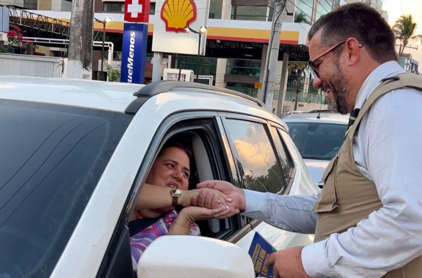 Leonardo Dias volta às ruas para agradecer reeleição e reafirmar compromisso por Maceió