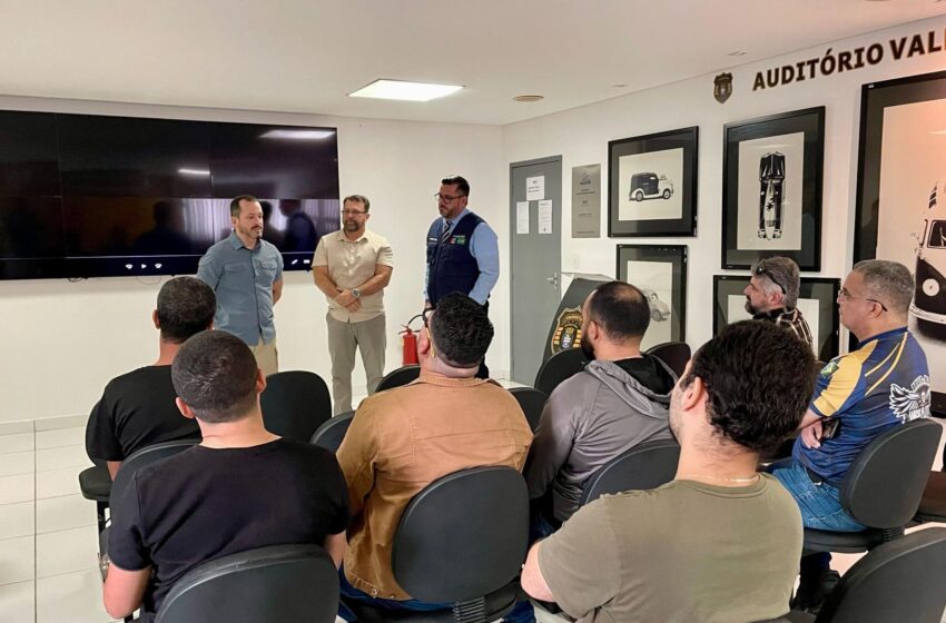 Leonardo Dias intermedeia reunião entre motoristas por aplicativo e DMTT para ampliar vagas exclusivas e uso da faixa azul, em Maceió