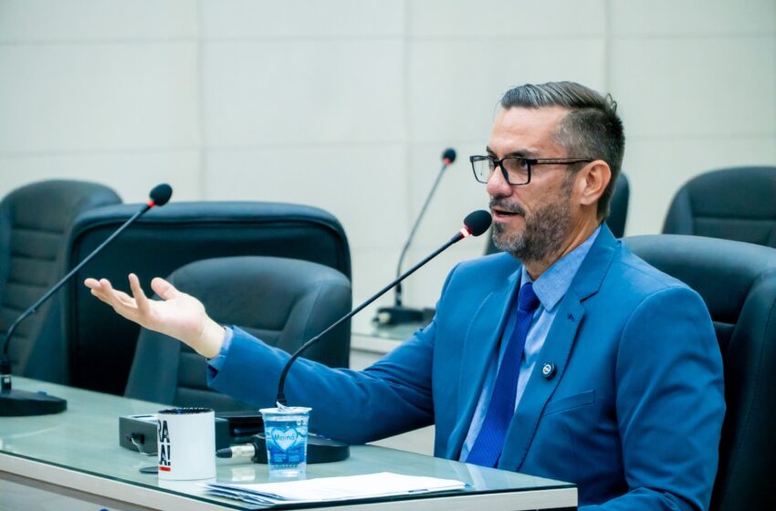 Leonardo Dias critica Dantas por caos na Saúde e desafia governador: “venha comigo visitar uma UPA”