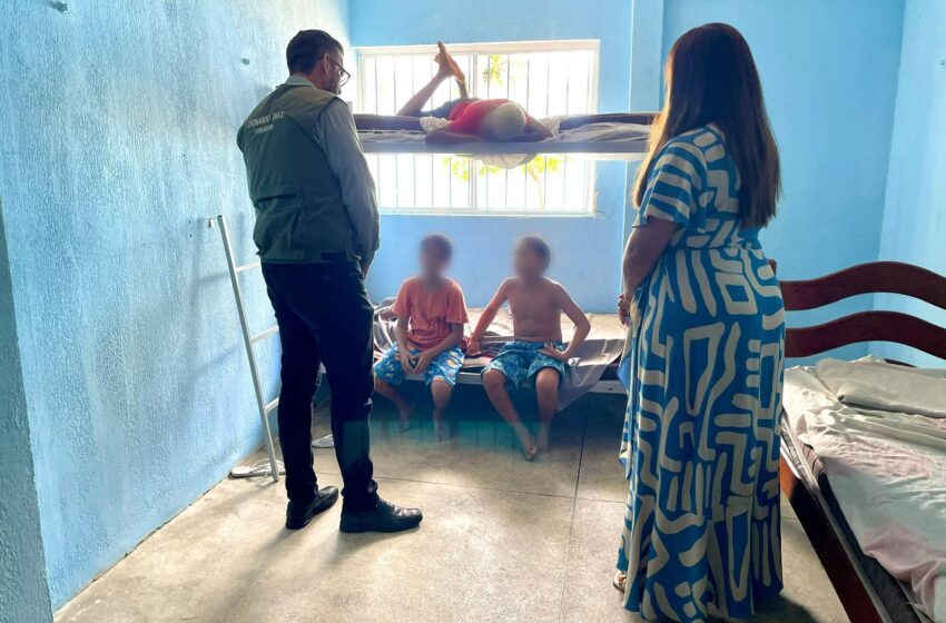 Leonardo Dias retorna a abrigo de menores e aponta melhorias após denúncia ao Ministério Público