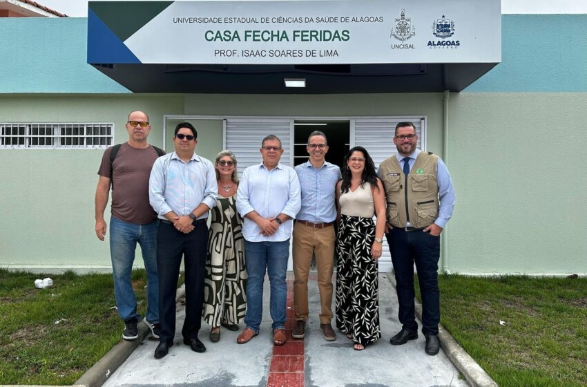 Leonardo Dias visita Casa Fecha Feridas e celebra parceria para implementação de programa do pé diabético