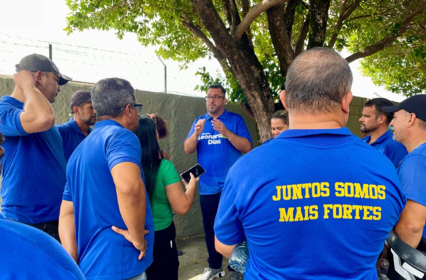 Leonardo Dias acompanha ato de motoristas do transporte escolar e busca intermediar garantia de direitos trabalhistas